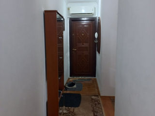 Apartament cu 2 camere, 50 m², Botanica, Chișinău foto 2