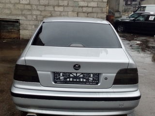 BMW 5 Series foto 2