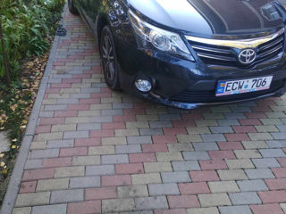 Toyota Avensis фото 2