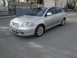 Toyota Avensis foto 1