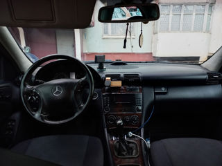 Mercedes C-Class foto 4