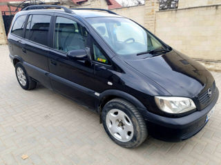 Opel Zafira foto 1