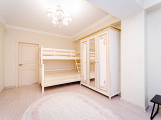 Apartament cu 2 camere, 123 m², Centru, Chișinău foto 7