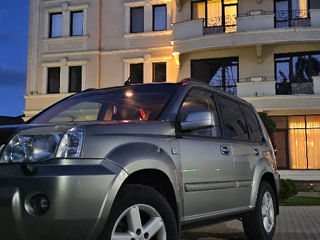 Nissan X-Trail foto 1