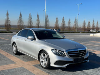 Mercedes E-Class foto 2