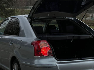 Toyota Avensis foto 4