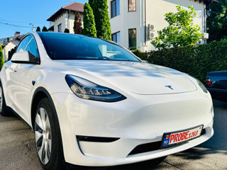 Tesla Model Y foto 2