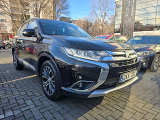 Mitsubishi Outlander foto 2