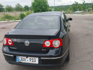 Volkswagen Passat foto 2