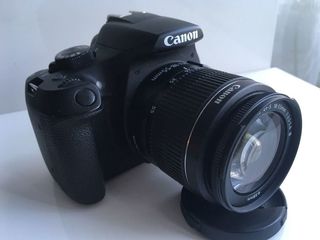 Canon 1300D foto 3