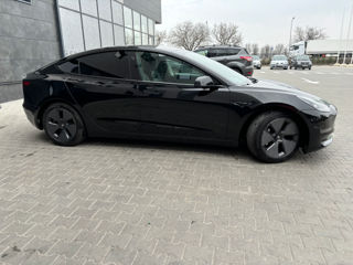 Tesla Model 3 foto 4