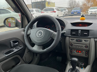 Renault Clio foto 10