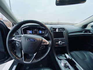 Ford Fusion foto 2