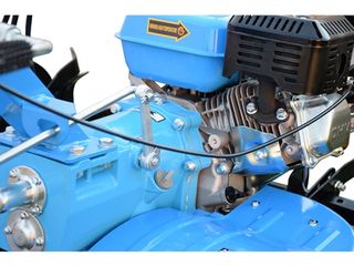 Motocultor Benzina 7CP MINSK(2 freze/roti 4.00-10/reductor/3 viteze)+2 discuri metalice laterale foto 5