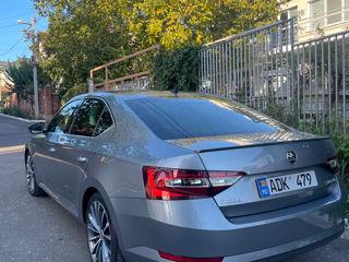 Skoda Superb foto 2