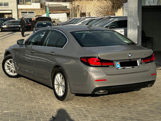 BMW 5 Series foto 4