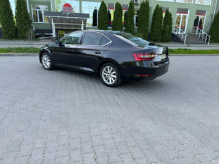 Skoda Superb foto 2