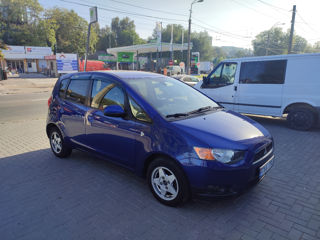 Mitsubishi Colt foto 2