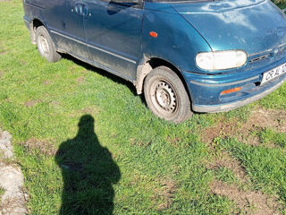 Nissan Serena foto 5