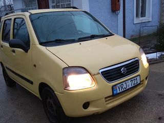 Suzuki Wagon R+ foto 1