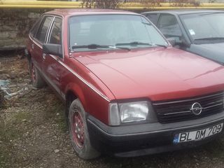 Opel Ascona foto 7