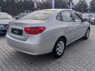 Hyundai Elantra foto 5