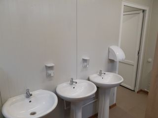 Containere modulare cu destinatie WC public pentru institutii scolare. foto 3