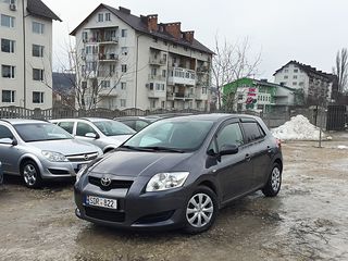 Toyota Auris foto 1