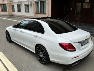 Mercedes E-Class foto 2