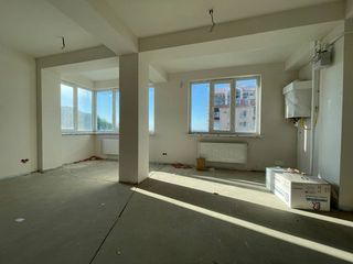 Apartament de vânzare, Chișinău, sec. Telecentru, bloc nou, 2 odăi cu living și garaj, 77 m2, et.4 foto 4