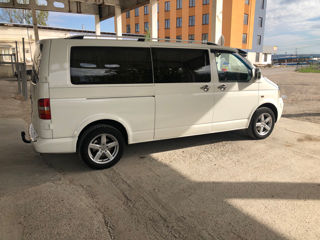 Volkswagen Caravelle foto 2