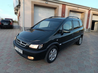 Opel Zafira foto 1