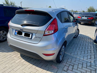 Ford Fiesta foto 3