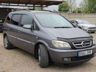 Opel Zafira foto 2