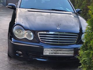 Mercedes C-Class foto 7