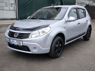 Dacia Sandero foto 2