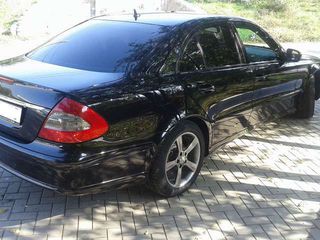 Mercedes E Class foto 1