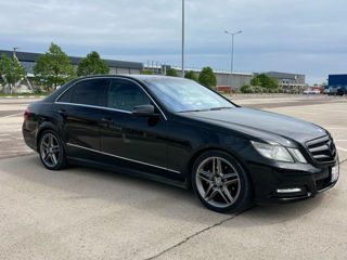 Mercedes E-Class фото 1