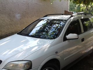 Opel Astra foto 1