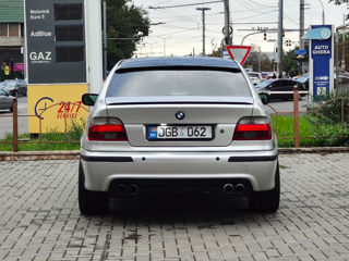 BMW 5 Series foto 5