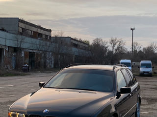 BMW 5 Series foto 7