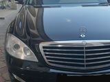 Mercedes S-Class foto 1