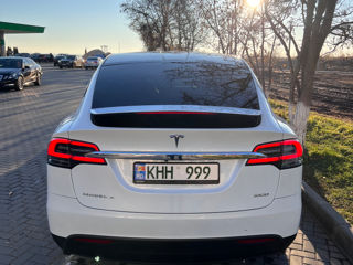 Tesla Model X foto 7