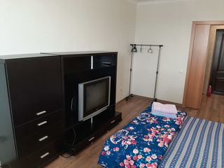 Сдаю 1 комнатную квартиру на Рышкановке. 200€ foto 2
