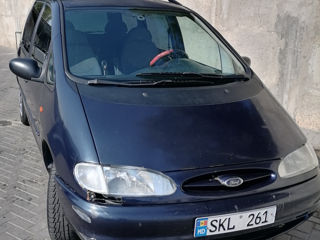 Ford Galaxy foto 2