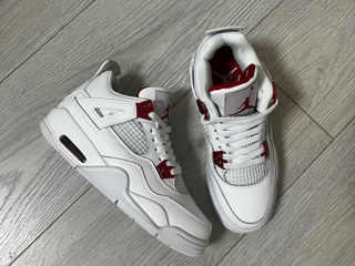 Air Jordan 4 red metalic