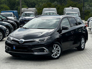 Toyota Auris foto 1