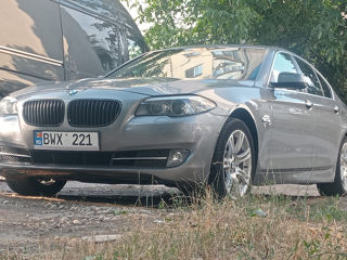 BMW 5 Series foto 4