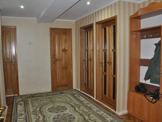 Centru, apartament cu 4 odai, euroreparatie -  75000 euro foto 7