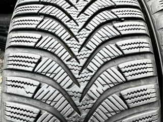 Vând 4 cauciucuri de iarnă 205/55 r16 Hankook foto 1